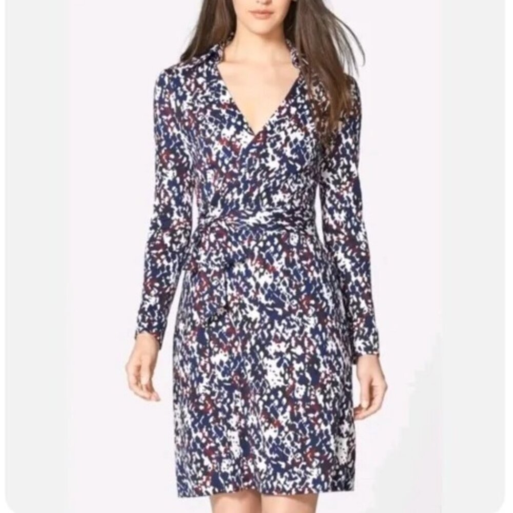 DVF Jeanne Two 100% Silk Jersey Wrap Dress Plum Snake Print Size 2